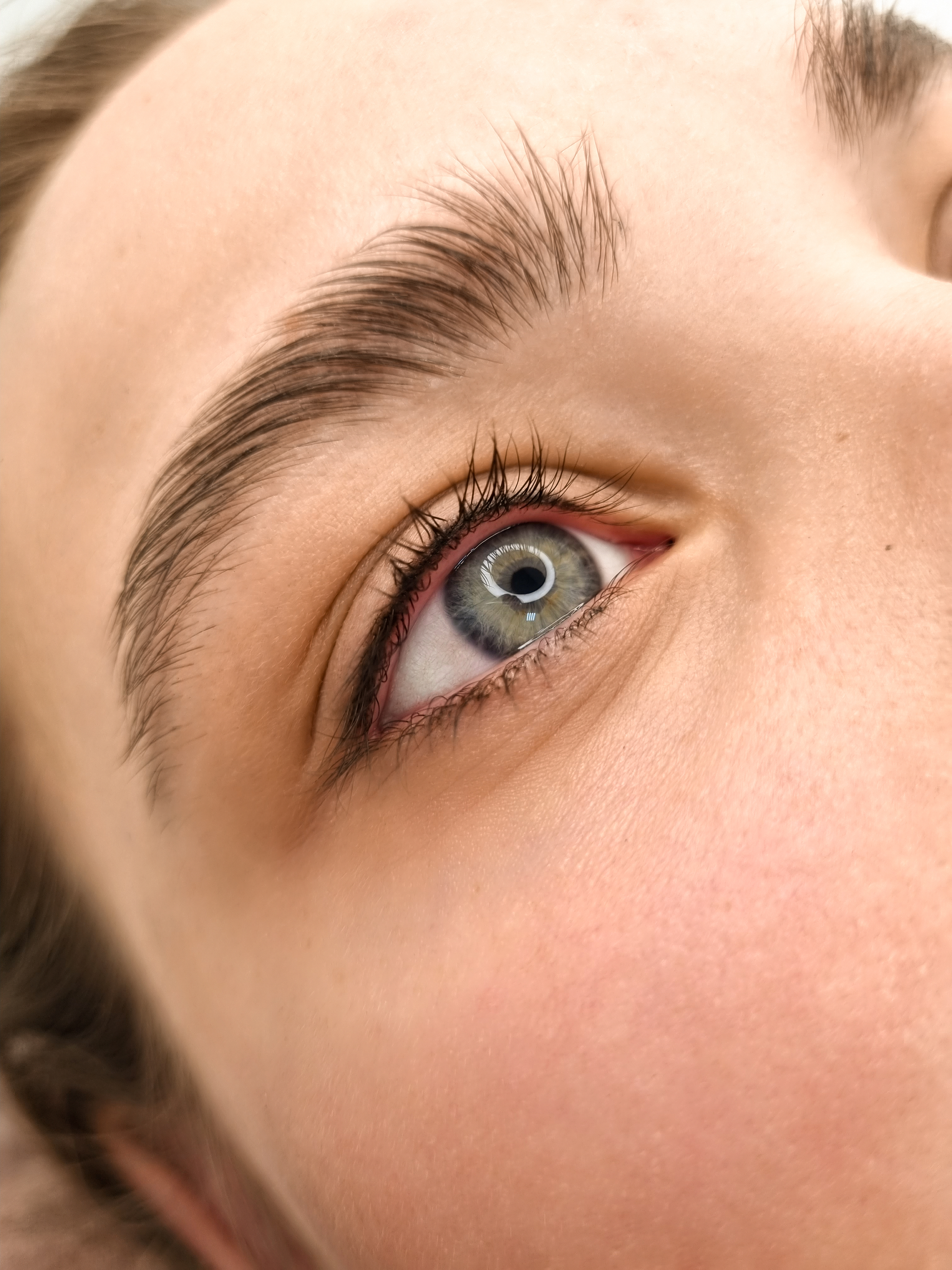 Брови: теневая техника