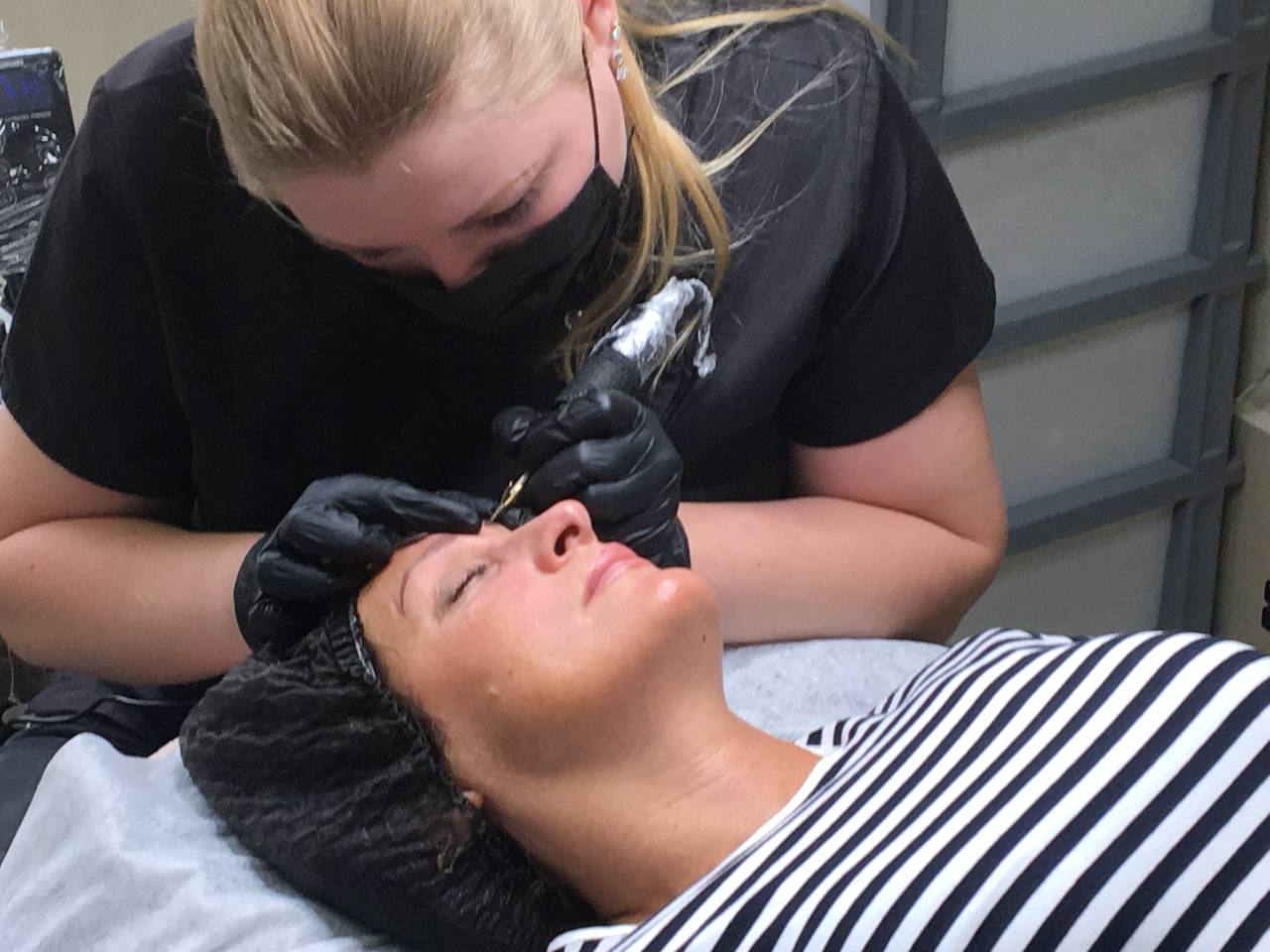 <span style="color:#000000;background-color:#ffffff;font-weight:700;font-style:normal;text-decoration:none;vertical-align:baseline;">Исправление старого татуажа</span>